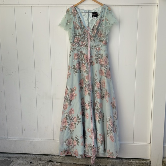 Mac Duggal - Blue Multi Floral Flutter Sleeve V-Neck Maxi Dress - Size 10 - Picture 6 of 17